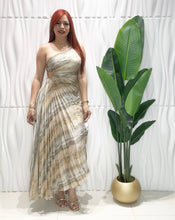Cargar imagen en el visor de la galería, One Shoulder Gold Dress
