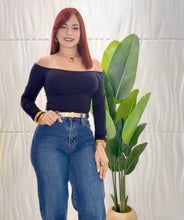 Cargar imagen en el visor de la galería, Off Shoulder Basic Top
