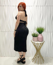 Cargar imagen en el visor de la galería, Midi Cut Out Black Dress
