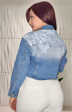 Cargar imagen en el visor de la galería, Denim Lace Sky Blue Jacket
