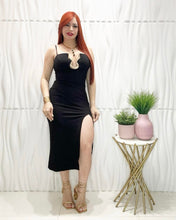 Cargar imagen en el visor de la galería, Midi Elegance Black Dress
