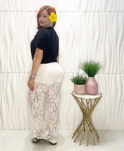 Cargar imagen en el visor de la galería, White Lace Long Pant

