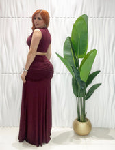 Cargar imagen en el visor de la galería, Plum Top &amp; Maxi Skirt Set
