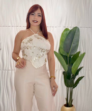 Cargar imagen en el visor de la galería, Backless Beige Crop Top
