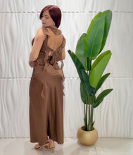 Cargar imagen en el visor de la galería, Bronze Satin Ruffles Dress
