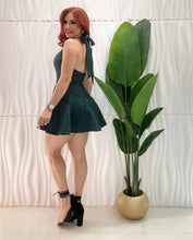 Cargar imagen en el visor de la galería, Hunter Green Halter Dress
