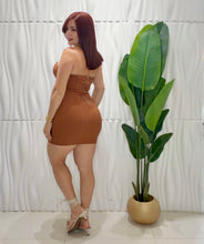 Cargar imagen en el visor de la galería, Camel Dress
