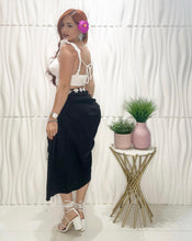 Cargar imagen en el visor de la galería, White Eyelet Top
