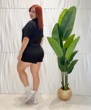 Cargar imagen en el visor de la galería, Black Top &amp; Short Set
