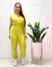 Cargar imagen en el visor de la galería, Lime Blouse &amp; Pants Set
