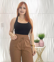 Cargar imagen en el visor de la galería, Strap Crop Basic Top

