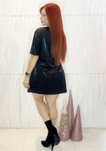 Cargar imagen en el visor de la galería, Black Tshirt Dress
