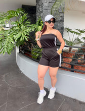 Cargar imagen en el visor de la galería, Black &amp; White Sport Romper
