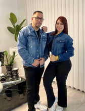Cargar imagen en el visor de la galería, Womens Denim Jacket
