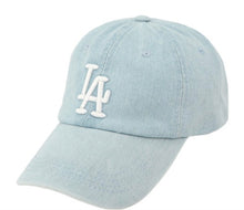 Cargar imagen en el visor de la galería, Blue Light Denim Cap
