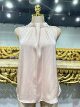 Cargar imagen en el visor de la galería, Pink Turtle Neck Top
